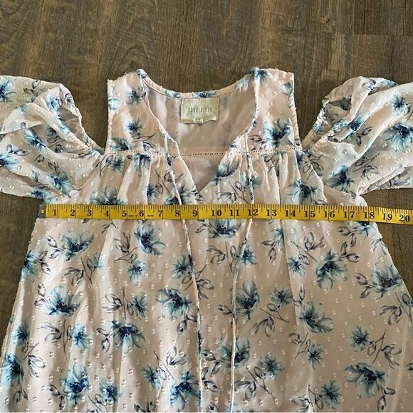 Moon River Top Cold Shoulder Pink Floral Appliqué Blouse - Picture 8 of 10